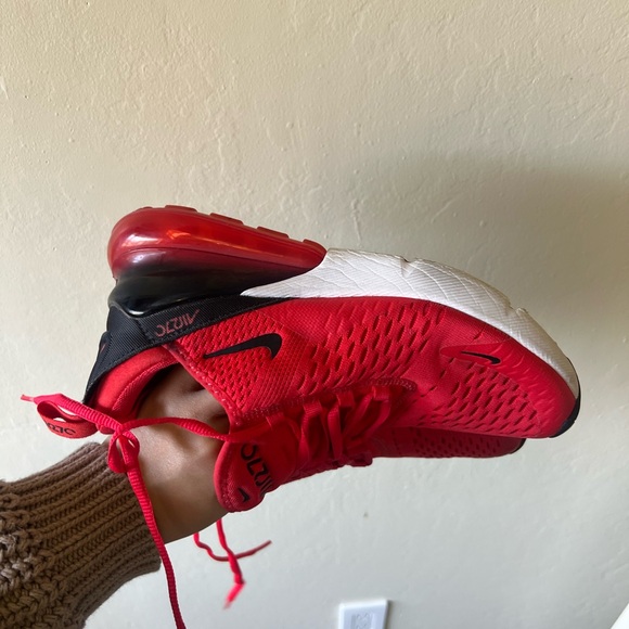 Nike Air Max 270 Bright Red with Black Accents size 7 women’s - Picture 5 of 6